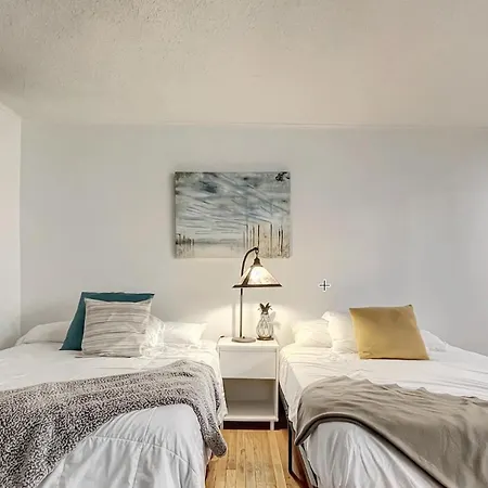 Studio Sleeps 4 - Next To 3 Breweries!
